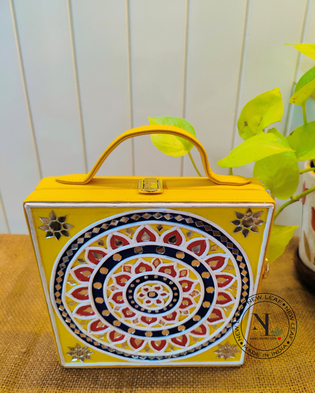 Concentric circles Lippan Art Handcrafted Box Bag