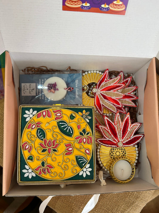 Floral Lippan Art Diwali Hamper