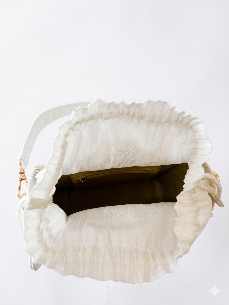 Nandi Potli Lippan Art Sling