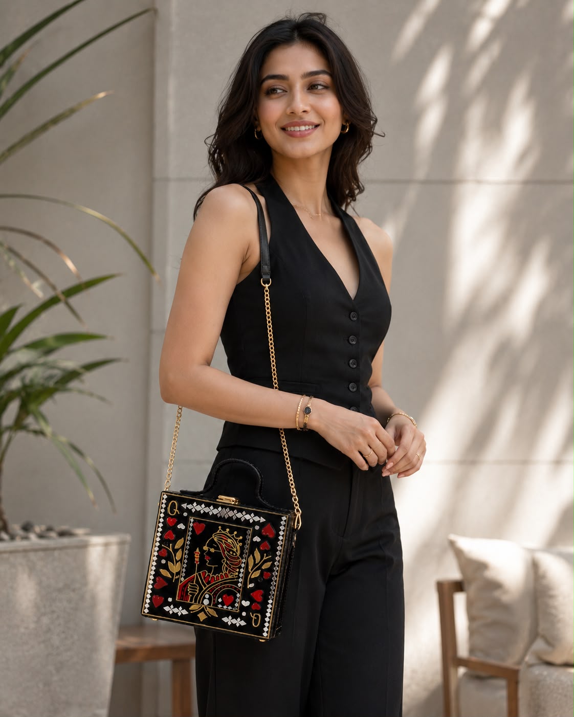 Queen Of Hearts Lippan Art Box Bag Sling