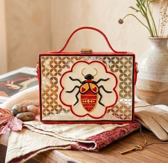 Lady Bird Rectangle Lippan Art Box Bag