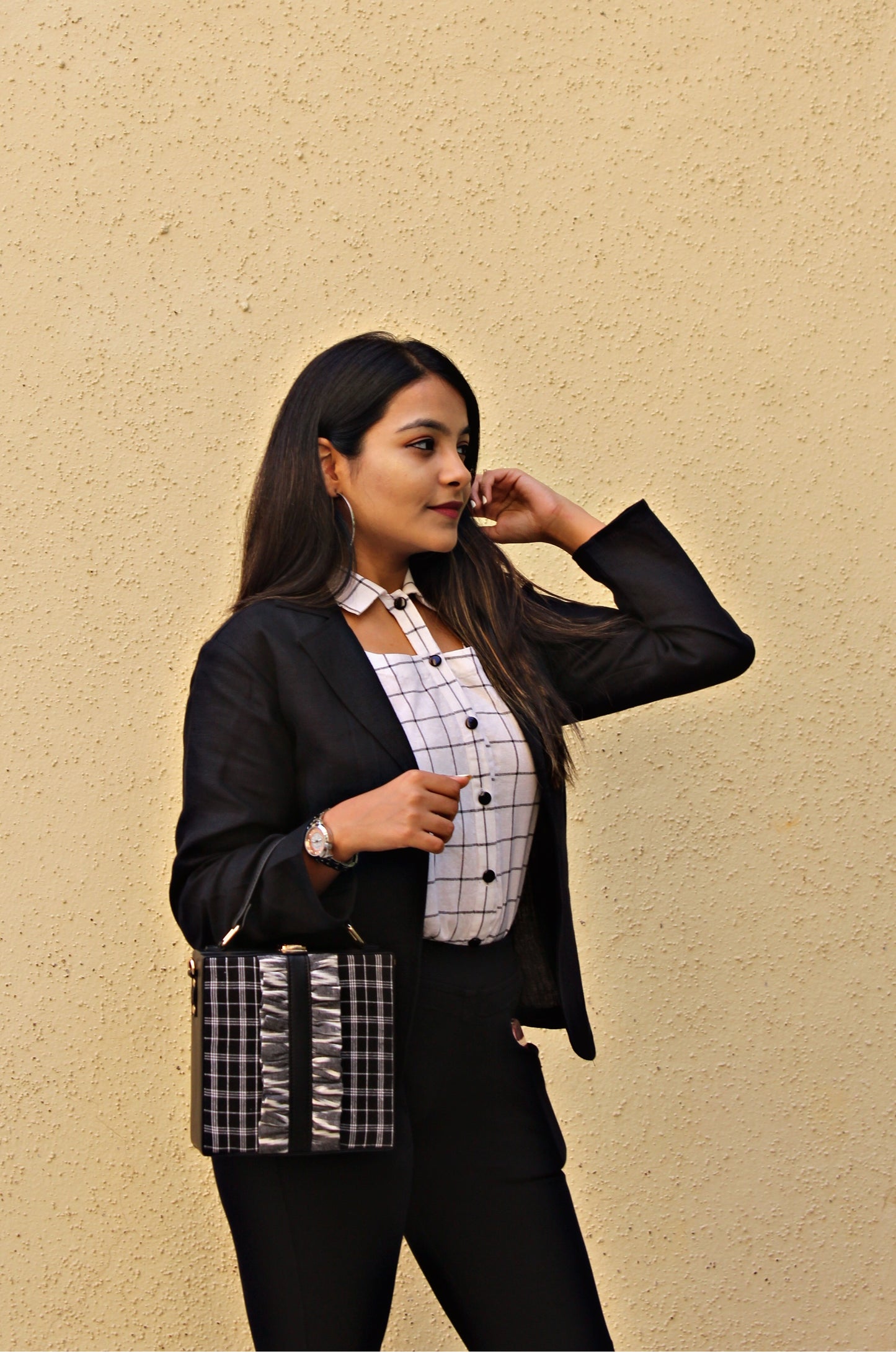 Black Checks Flounce sling bag